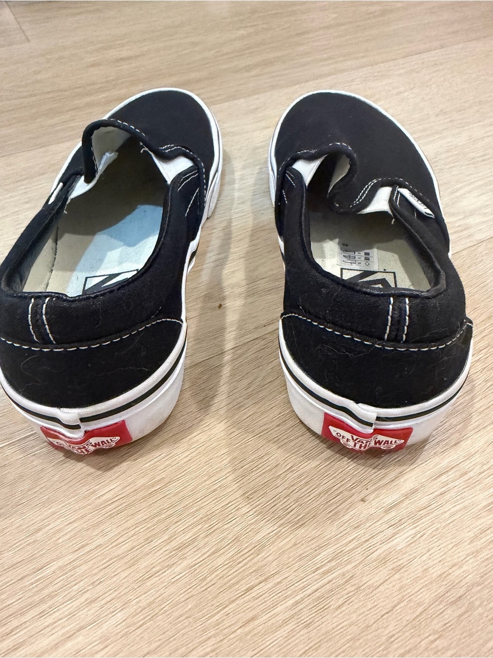 Vans Kids Slip-On Sneakers in Black and White - Picture 4 of 5